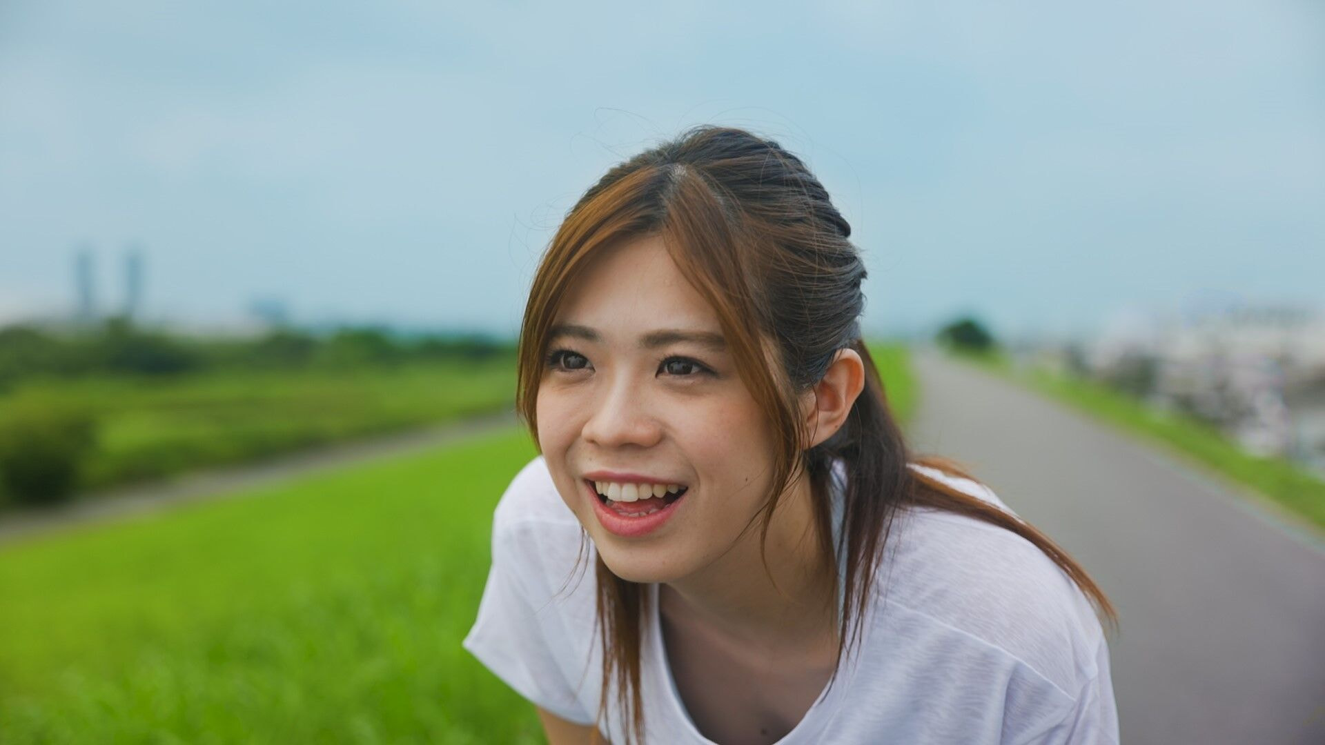 関西で活躍する女性タレントの素敵な表情に注目 今こそ実感したい 空気を吸うって気持ちいい