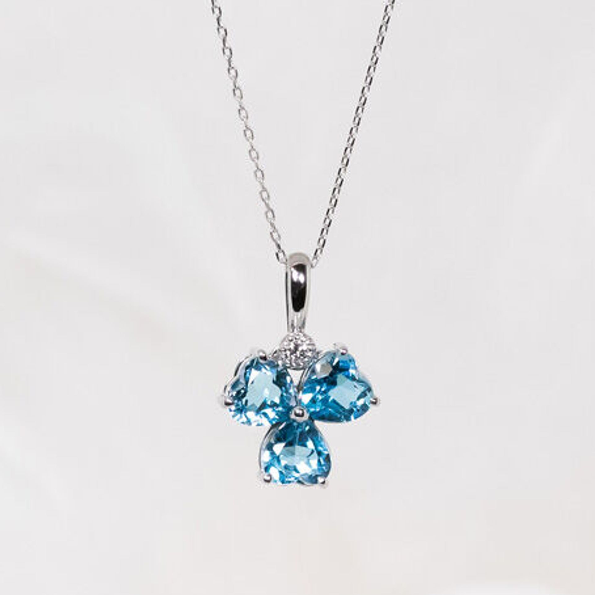 ブルートパーズ　ペンダント