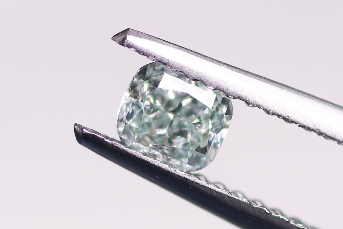 天然ファンシーライトブルーイッシュグリーンダイヤモンド VS-1 0.423