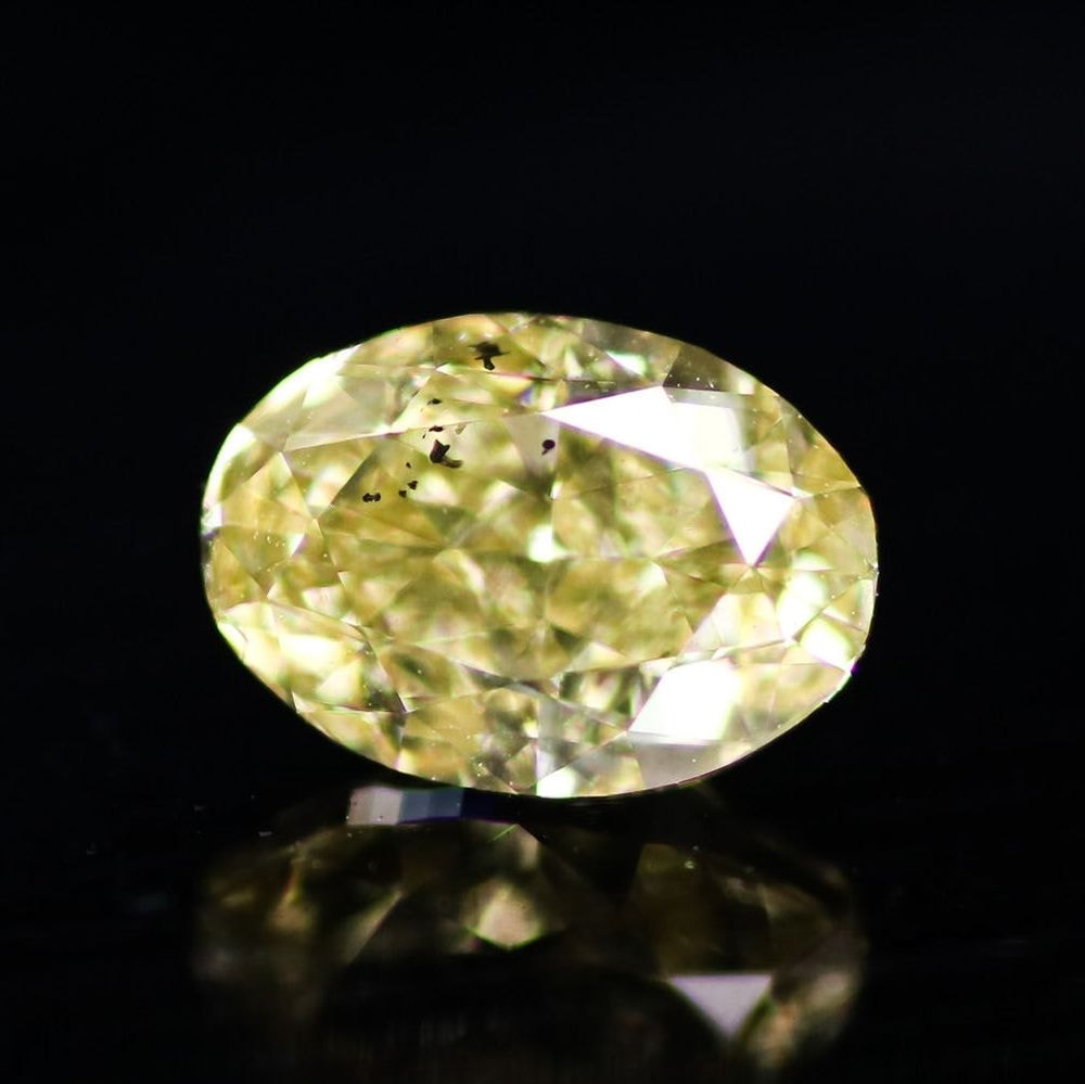 天然ファンシーインテンスイエロー ダイヤモンド 0.850ct