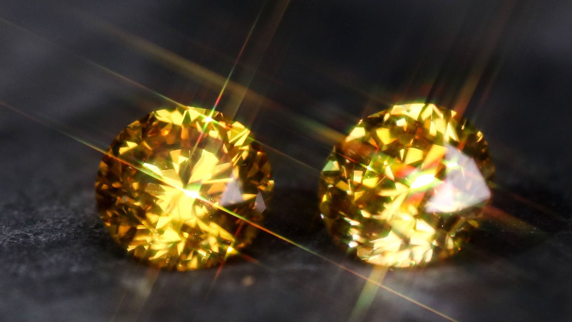 ファンシーカラーダイヤモンドの透明度