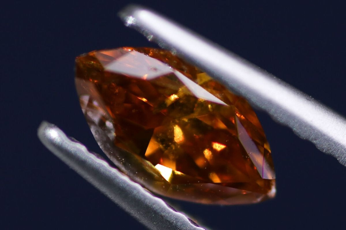 天然 ファンシーディープイエロッシュオレンジ ダイヤモンド 0.540ct