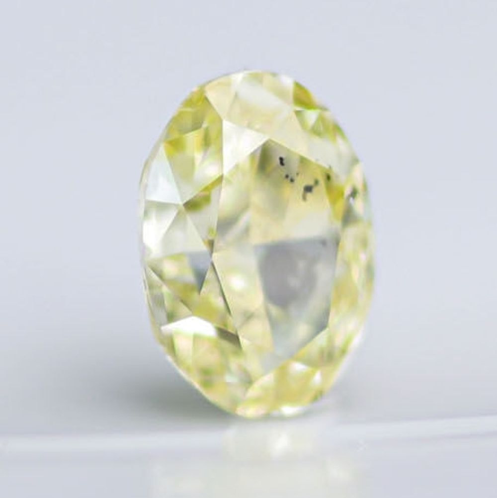 天然ファンシーインテンスイエロー ダイヤモンド 0.850ct