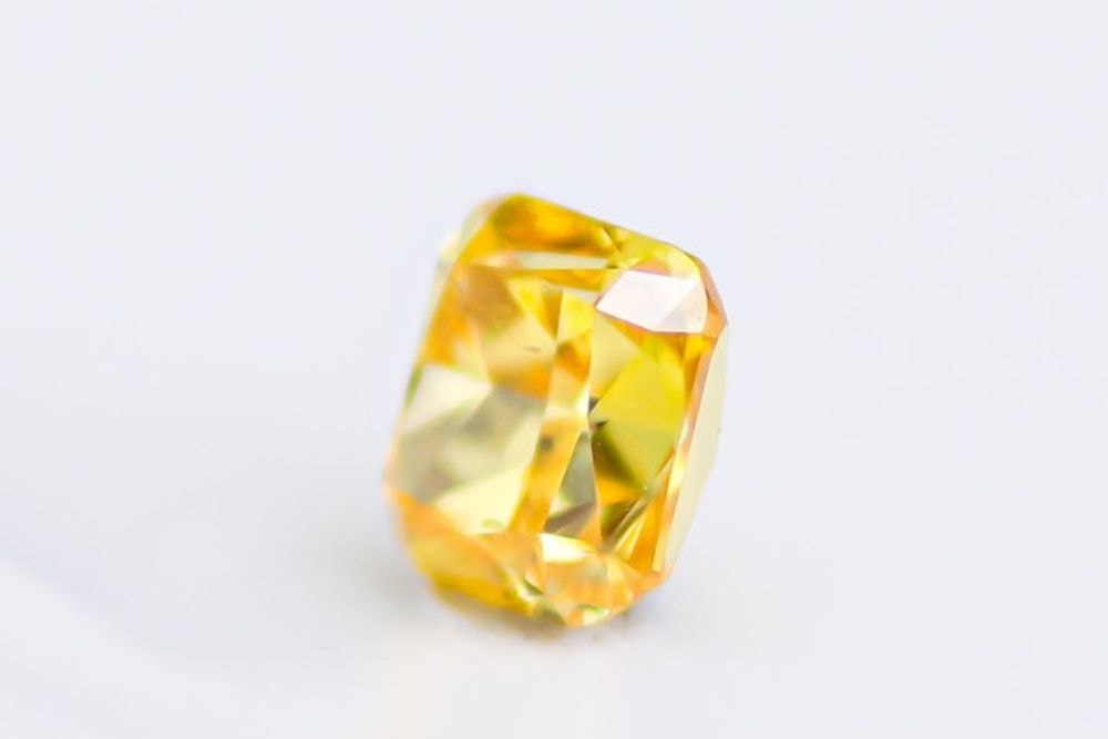 天然ファンシーヴィヴィッドオレンジイエロー ダイヤモンド 0.257ct 