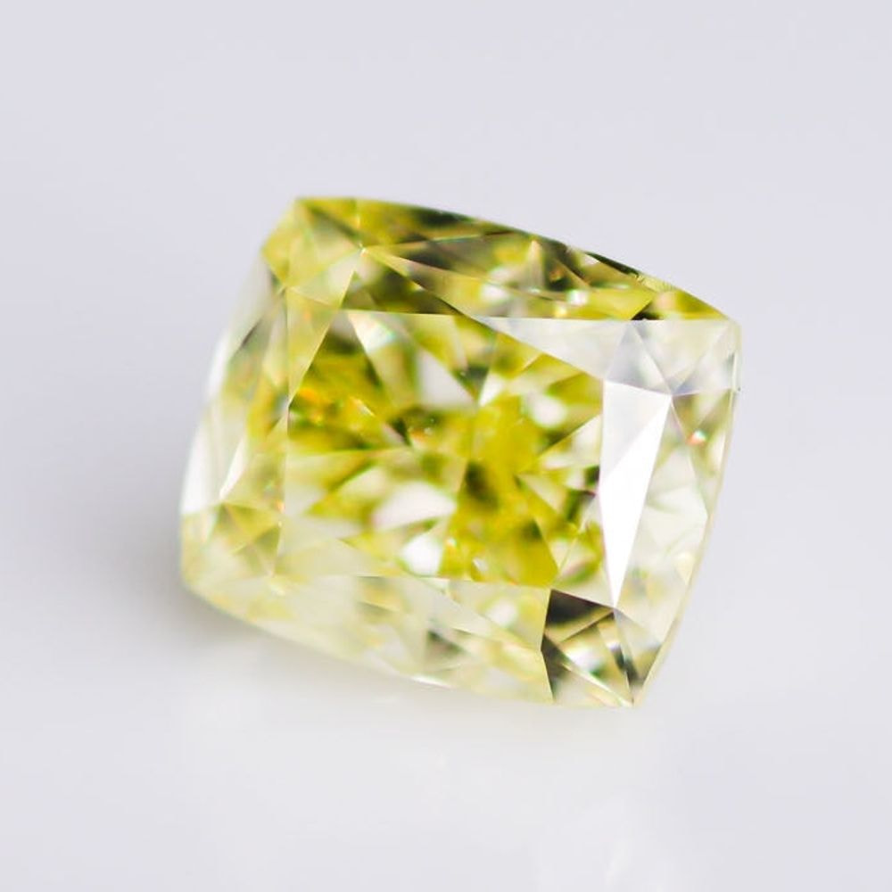 天然ファンシーイエローダイヤモンド 0.719ct  ＜Intense Yellow＞