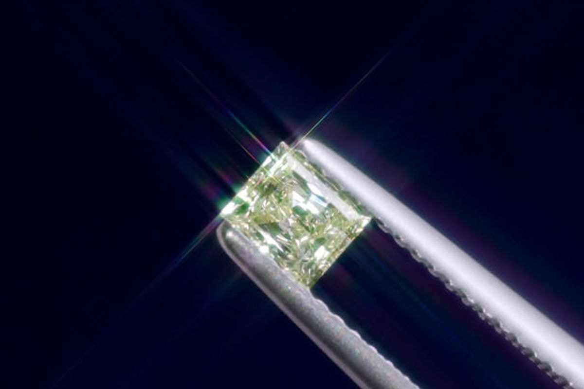 天然ファンシーライトグリーンイエロー ダイヤモンド 0.418ct