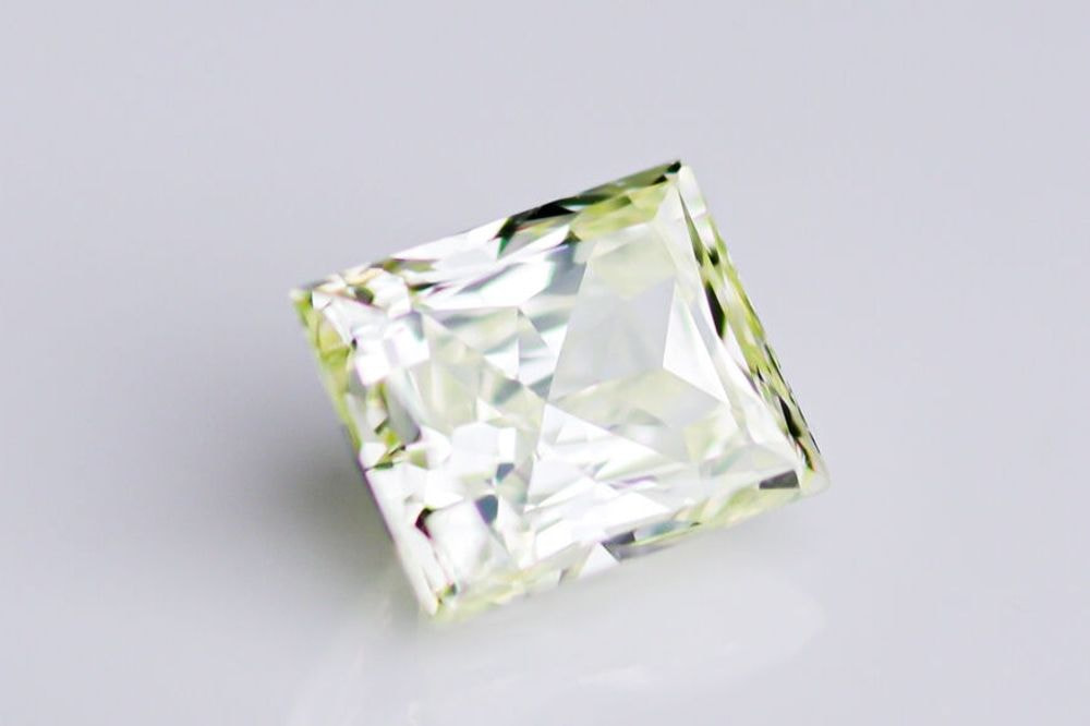 天然ファンシーライトグリーンイエロー ダイヤモンド 0.418ct 