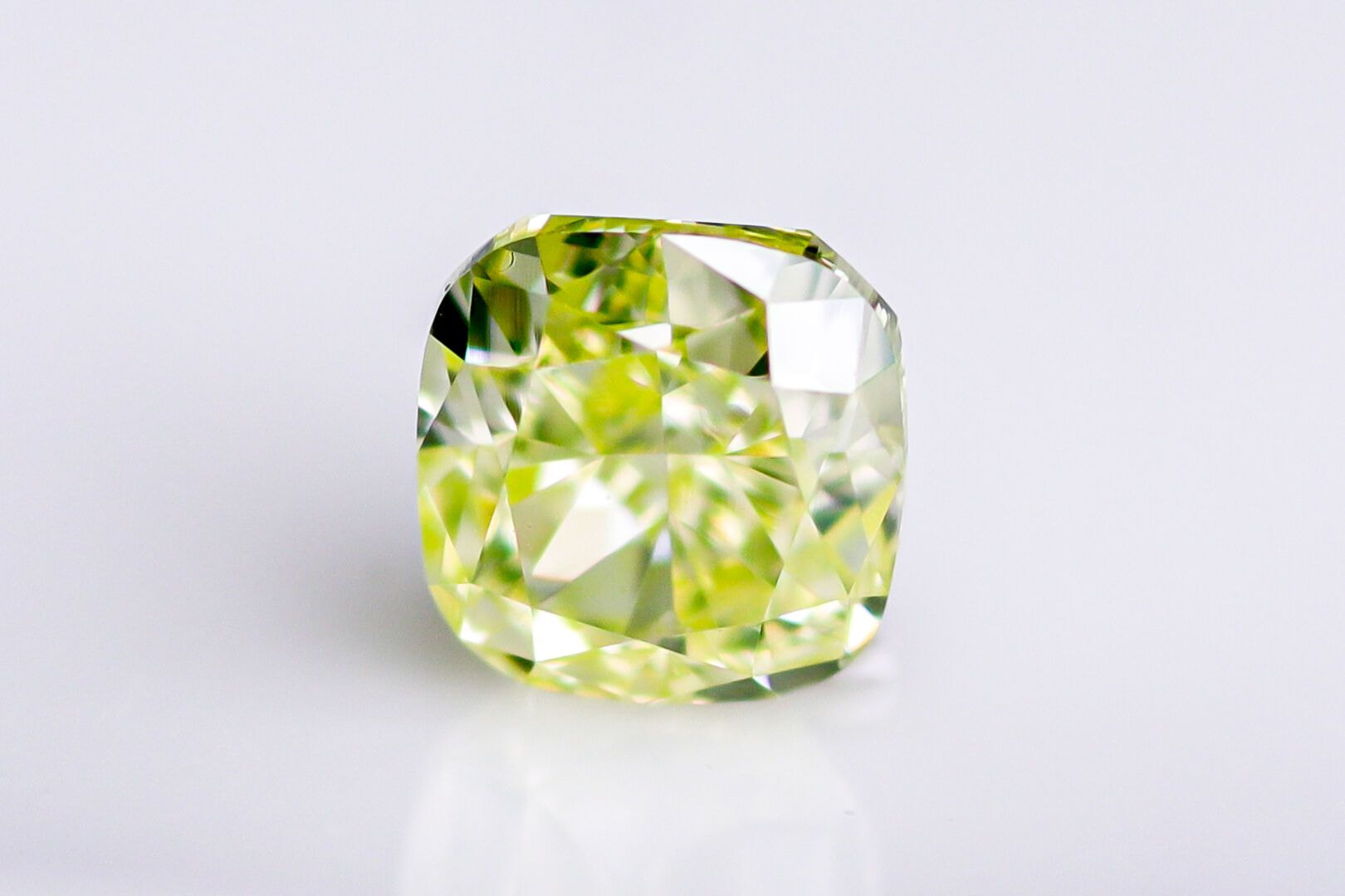 GREEN YELLOW ルース イエローダイヤモンド カラーダイヤ-