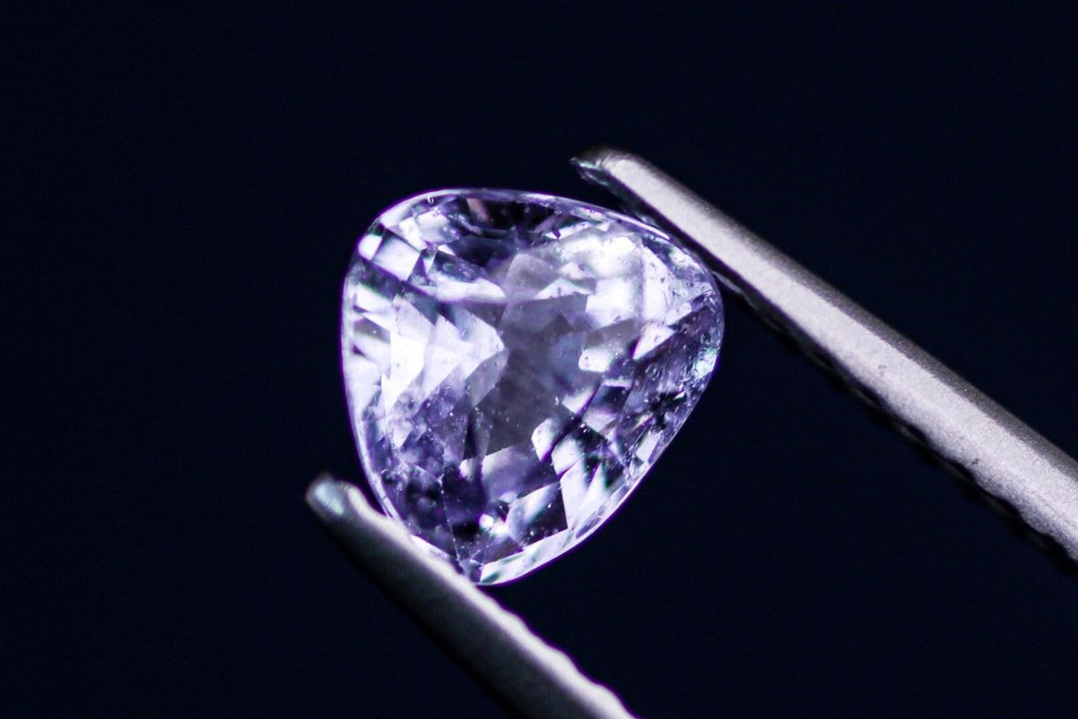天然石　パープルスピネル　バイオレットスピネル 天然石スピネルパープルスピネル 0.86ct - 高品質なスピネル天然