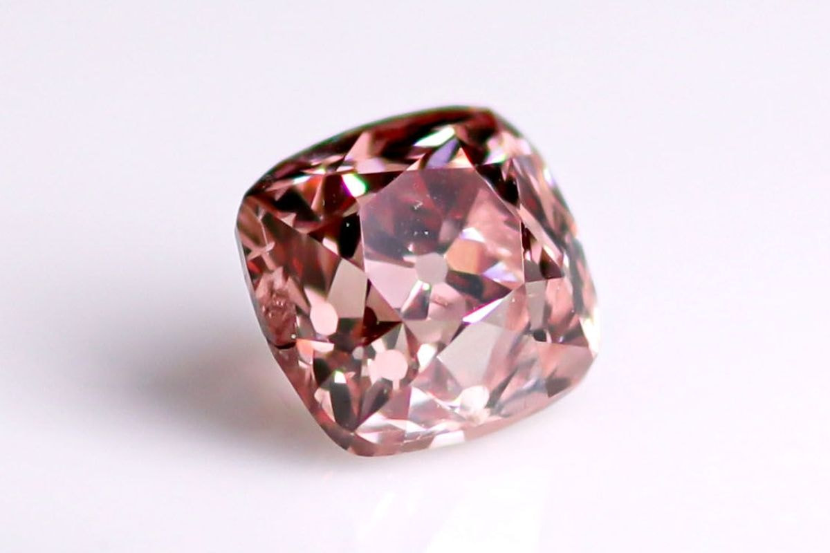 0.304ct ファンシーディープ・オレンジピンク　ダイヤモンド　プラチナリング