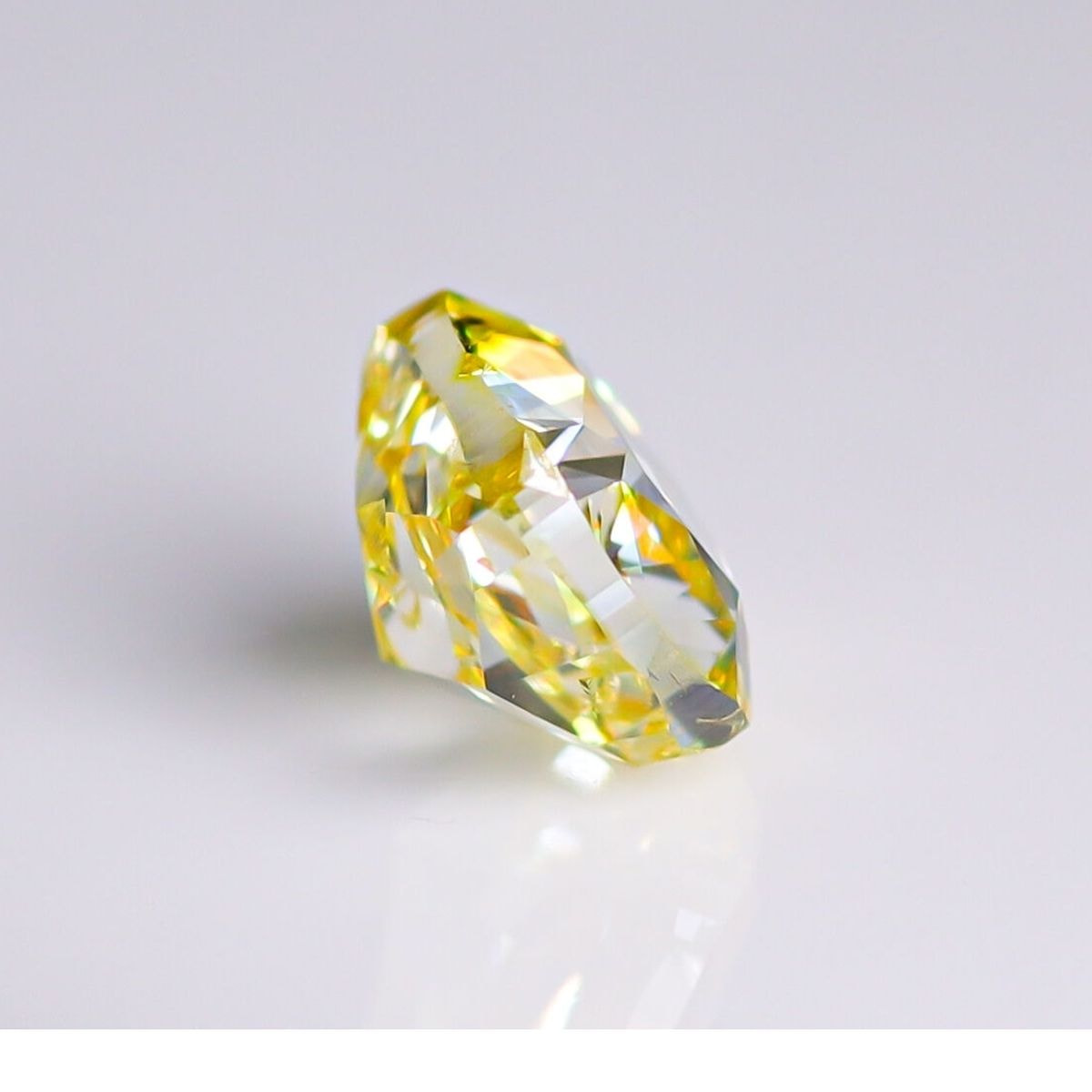 天然ファンシーイエローダイヤモンド 1.013ct ＜Intense Yellow＞