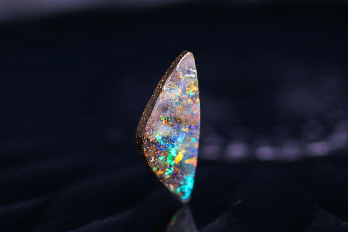 天然ボルダーオパール 8.200ct