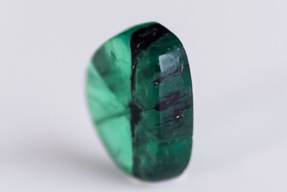天然トラピッチェエメラルド 1.970ct [コロンビア産]