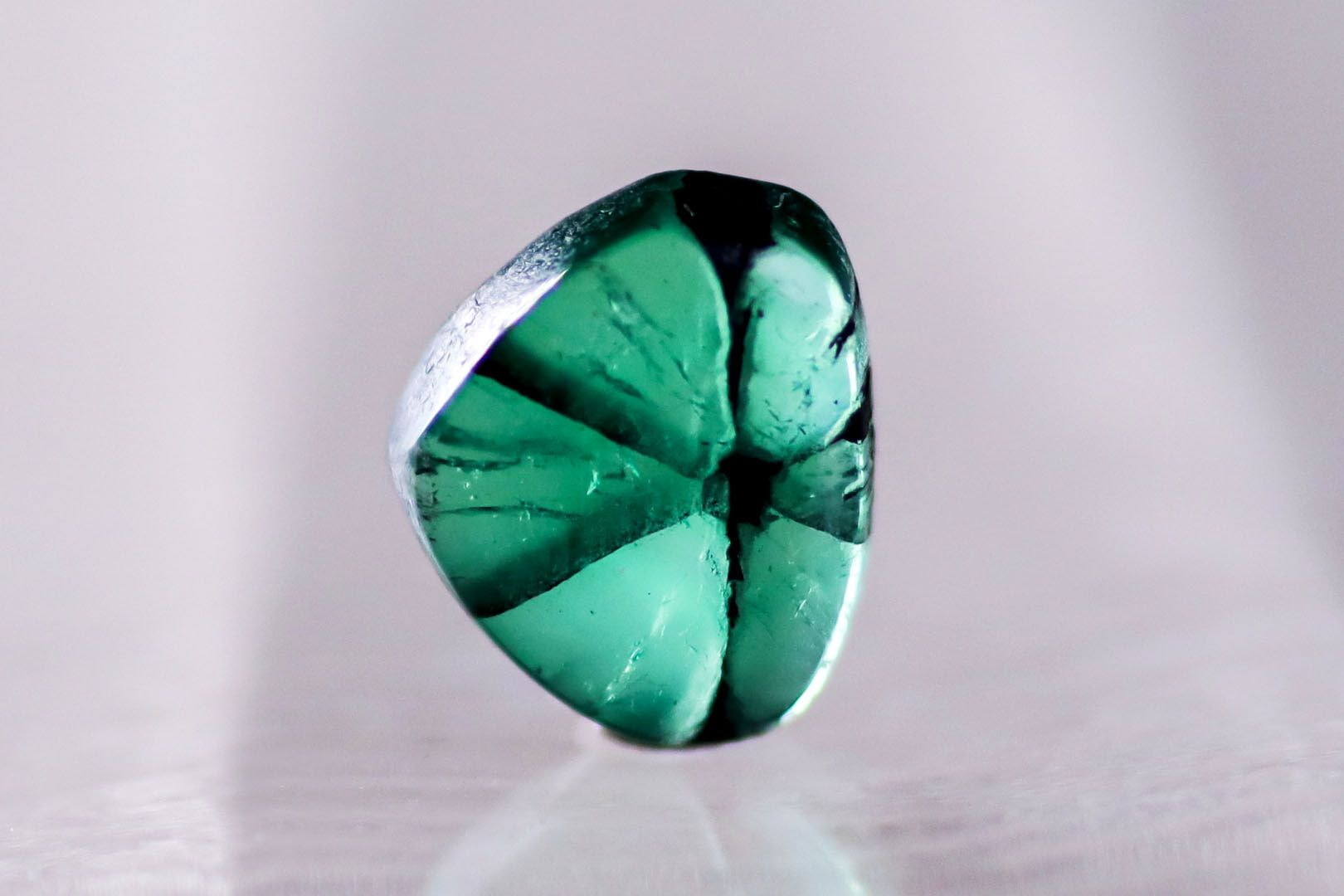 天然エメラルド0.18ct【アフガニスタン】☆希少☆鮮やか☆透明感あり 