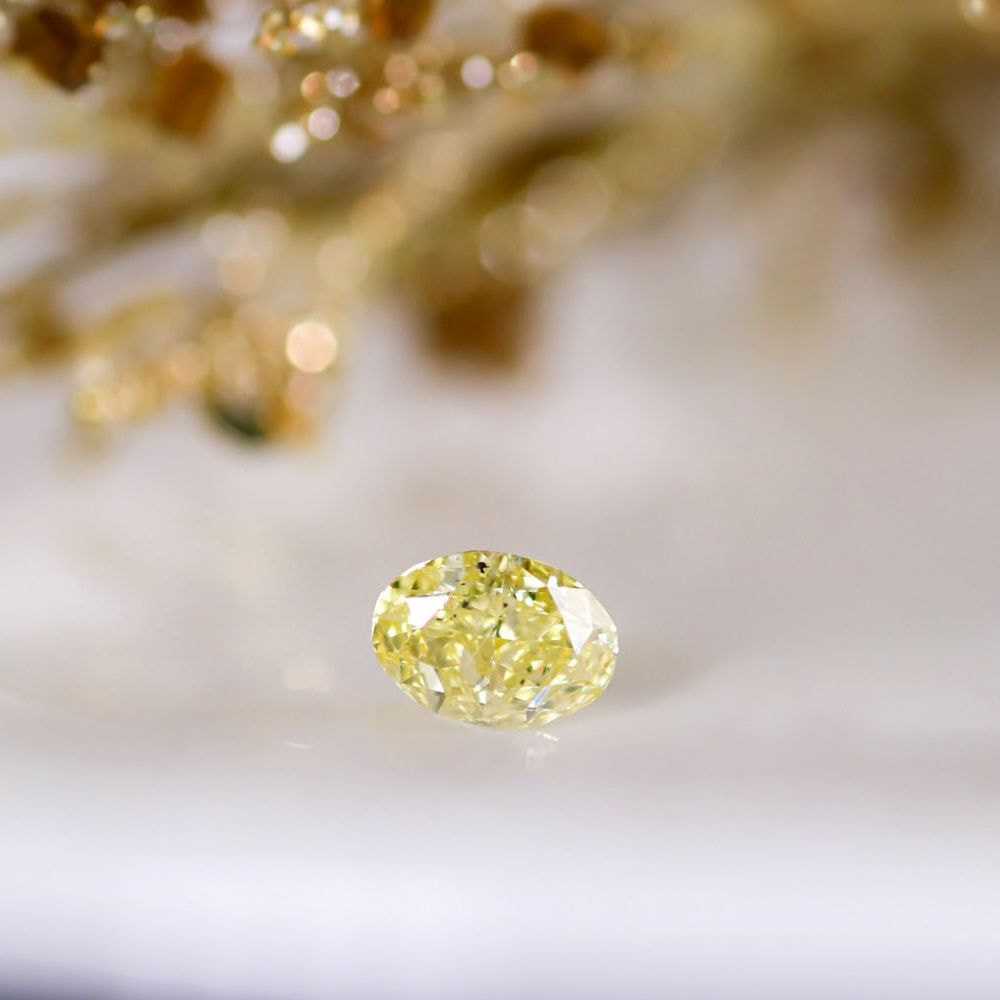 天然ファンシーインテンスイエロー ダイヤモンド 0.850ct