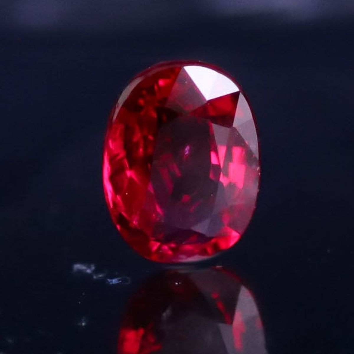 天然ルビー 1.060ct［モザンビーク産/非加熱］