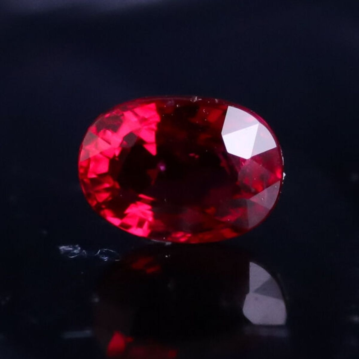 天然ルビー 1.060ct［モザンビーク産/非加熱］