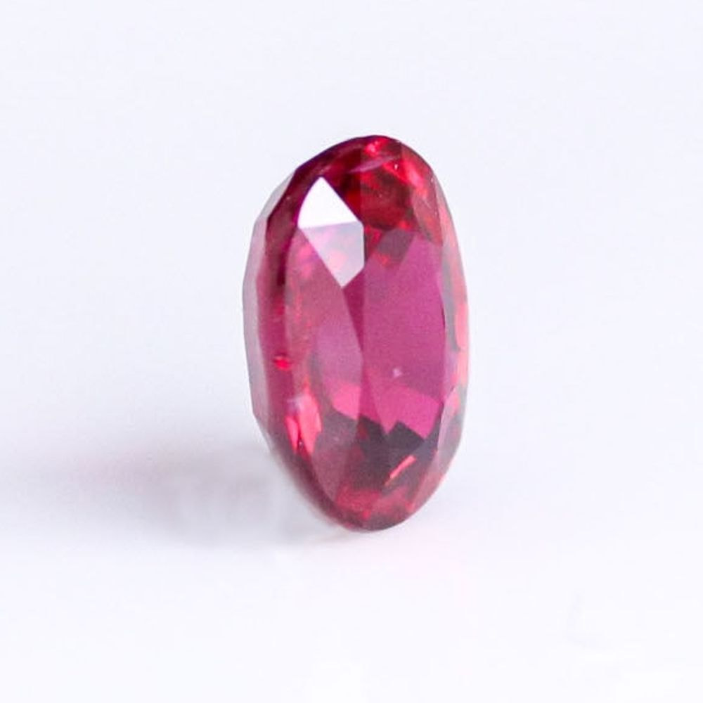 天然ルビー 1.060ct［モザンビーク産/非加熱］