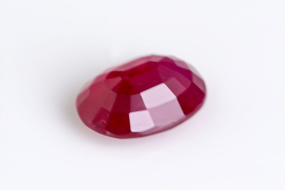 【SOLD OUT】天然ルビー 1.560ct [希少グリーンランド産ルビー]