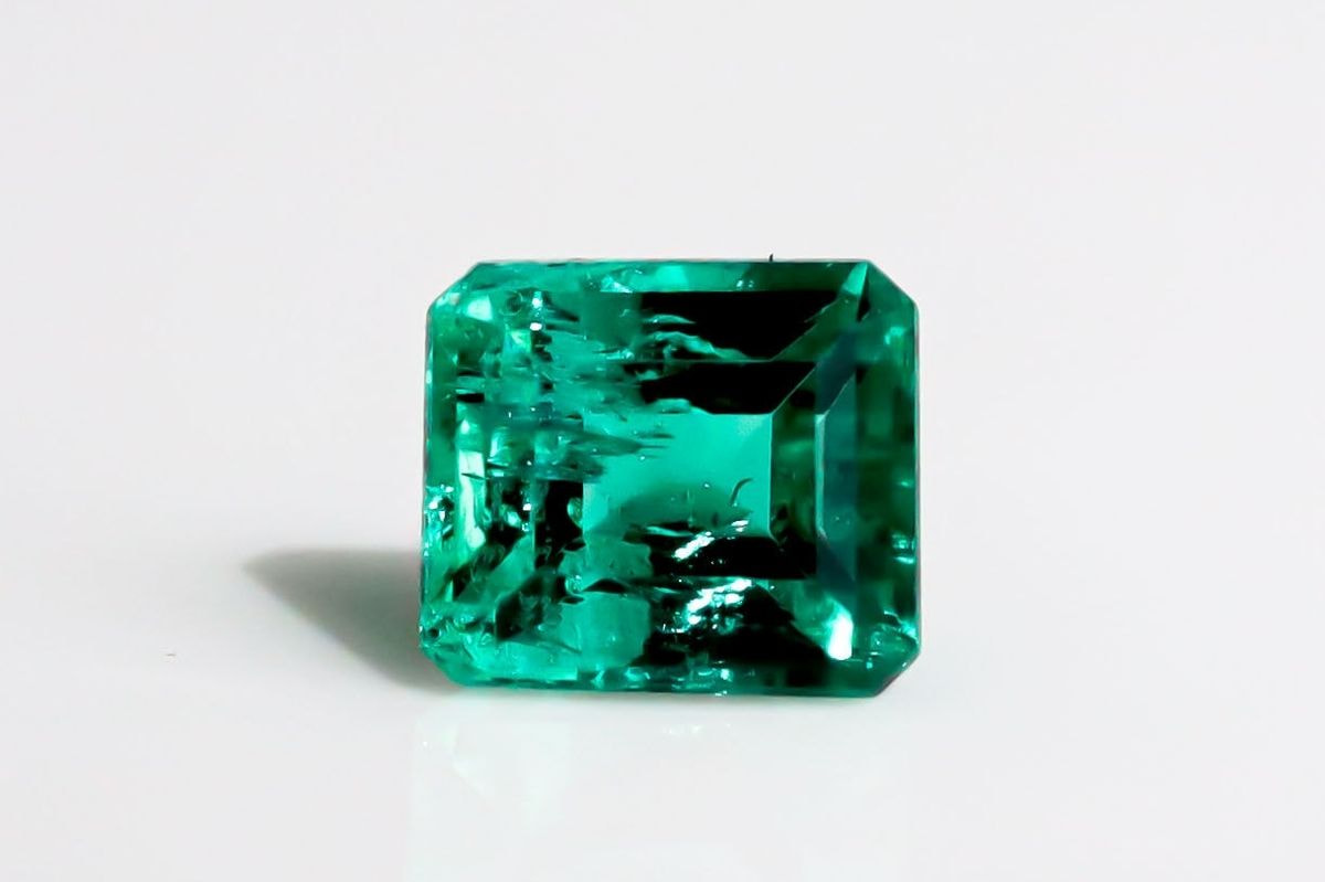 天然 ノーオイル エメラルド（Non-oil Emerald） 0.448ct