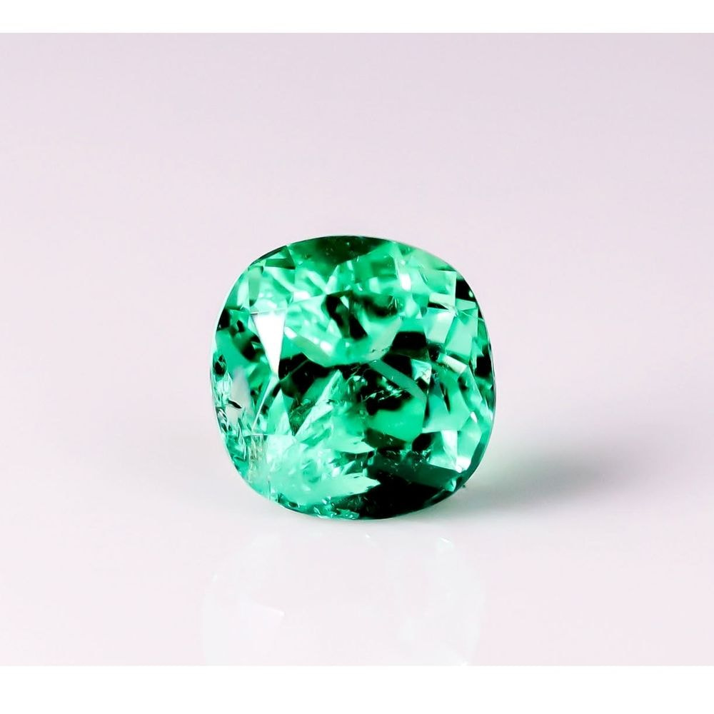 【SOLD OUT】天然 ノーオイルエメラルド（Non-oil Emerald）[コロンビア産] 0.757ct