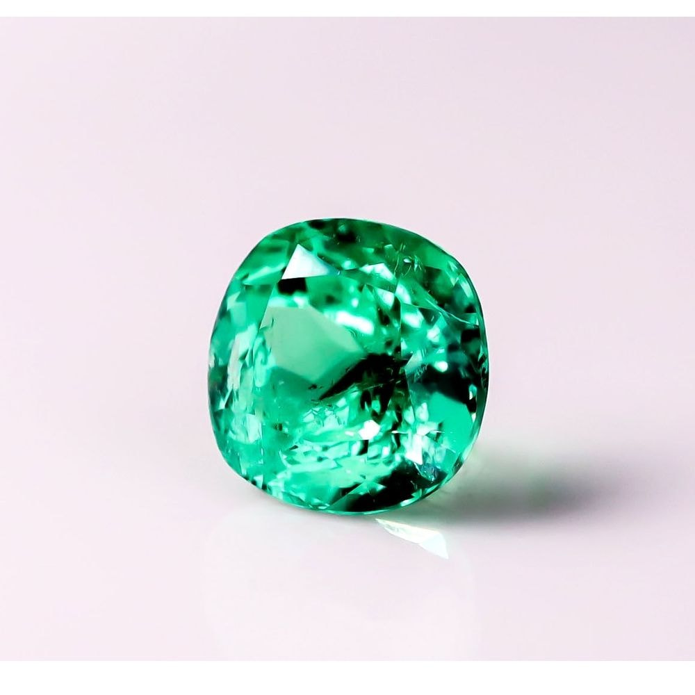 【SOLD OUT】天然 ノーオイルエメラルド（Non-oil Emerald）[コロンビア産] 0.757ct
