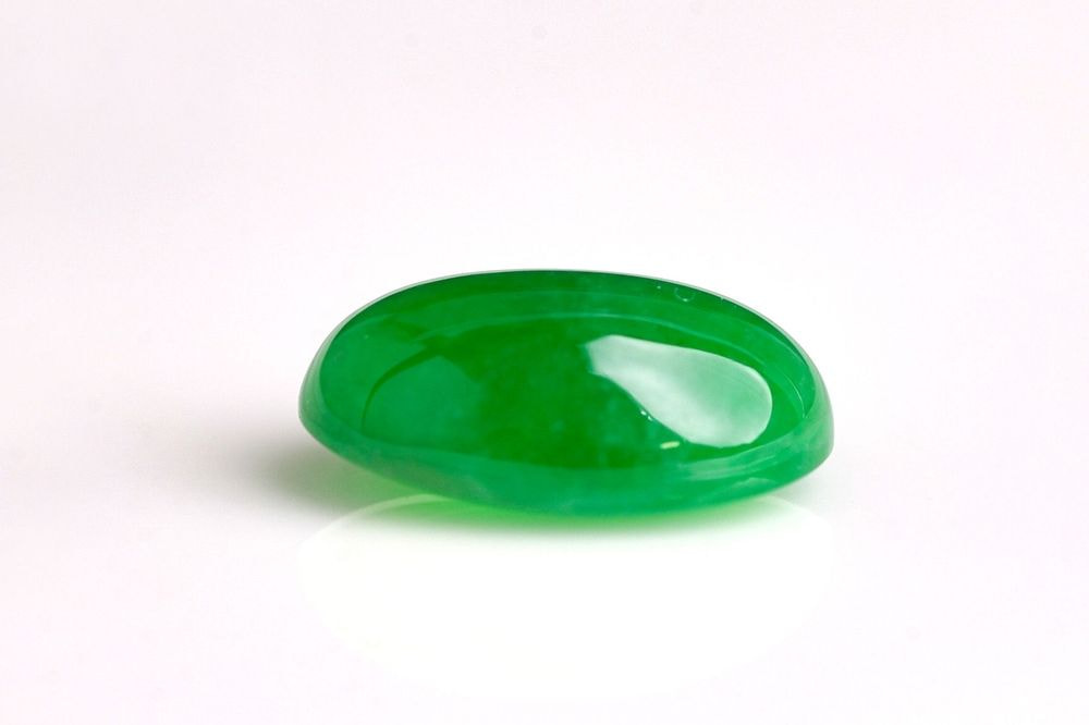 天然翡翠（ヒスイ）《極上の輝きを纏う、ミャンマー産グリーン翡翠》3.020ct 