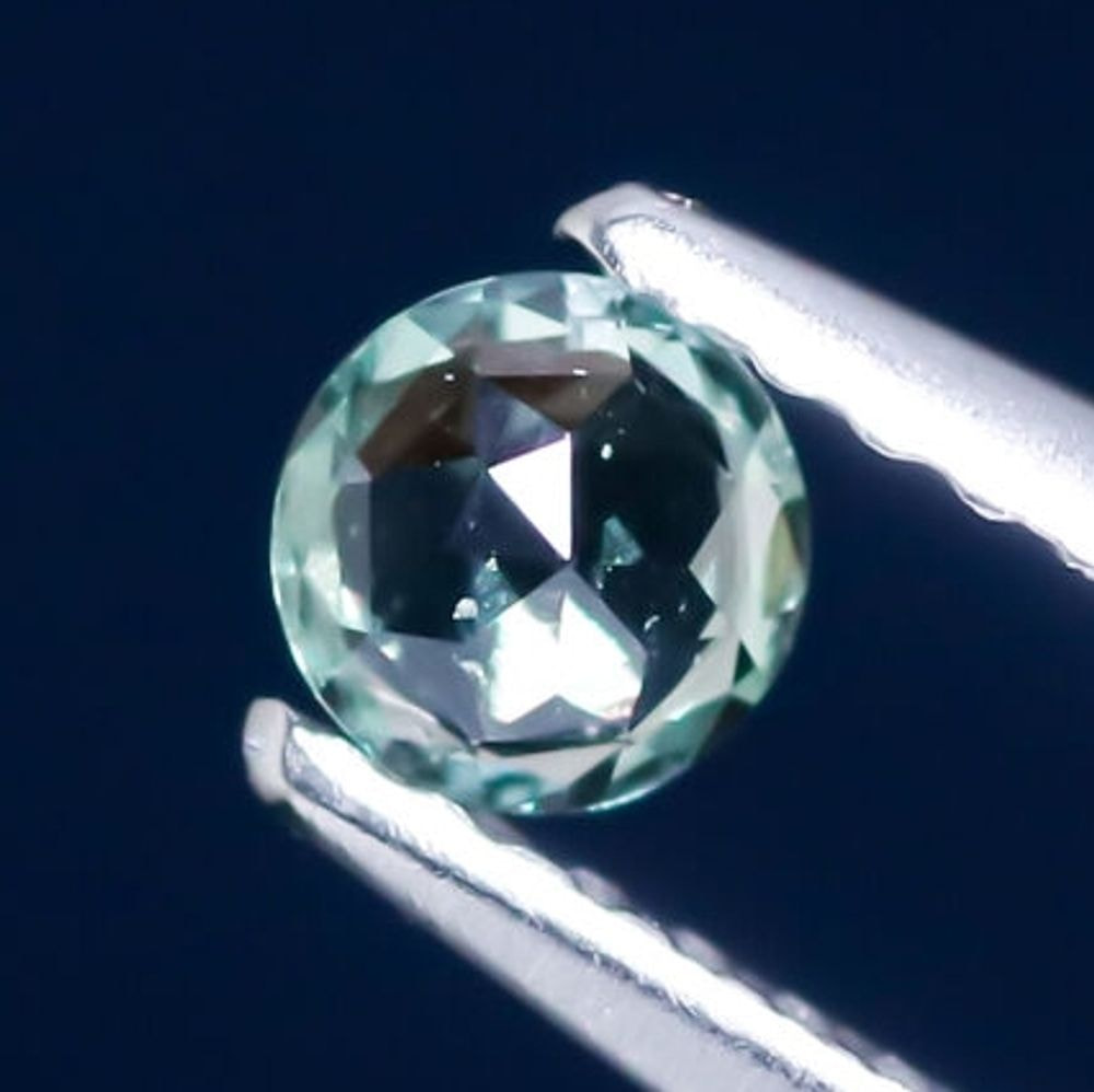天然アレキサンドライト 0.217ct 〈希少なローズカット〉 [ブラジル産]
