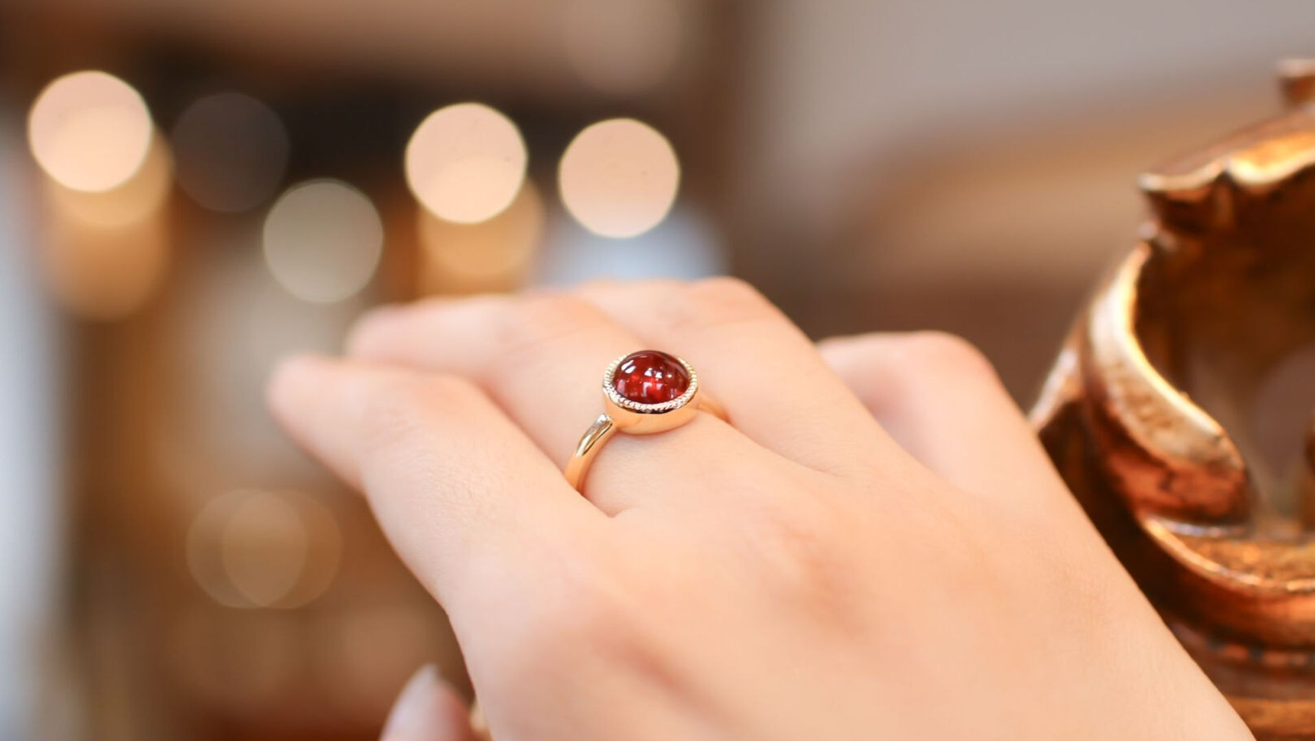 1月誕生石ガーネットとは 1月誕生石ガーネットとは