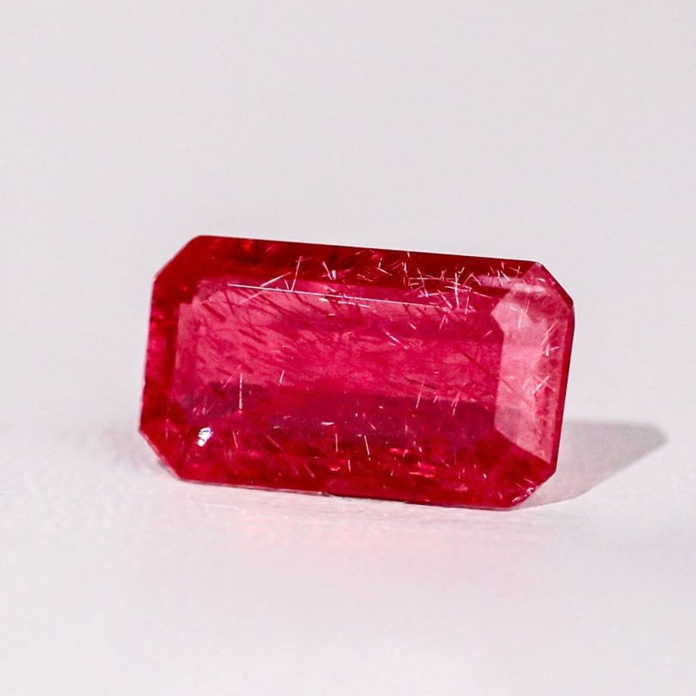 天然ルチルインロードナイト 3.730ct 