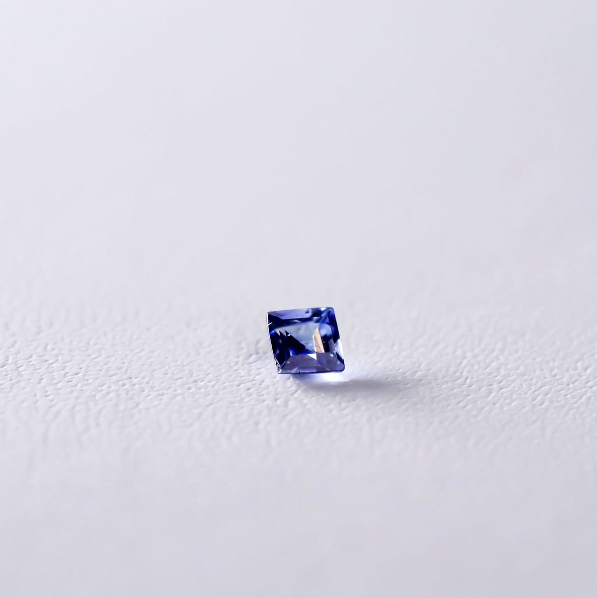 天然ベニトアイト 0.096ct
