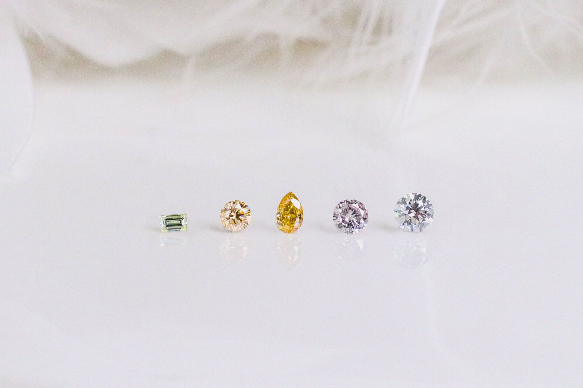 【SOLD OUT】天然ファンシーダイヤモンド マルチロット 5P 0.693ct