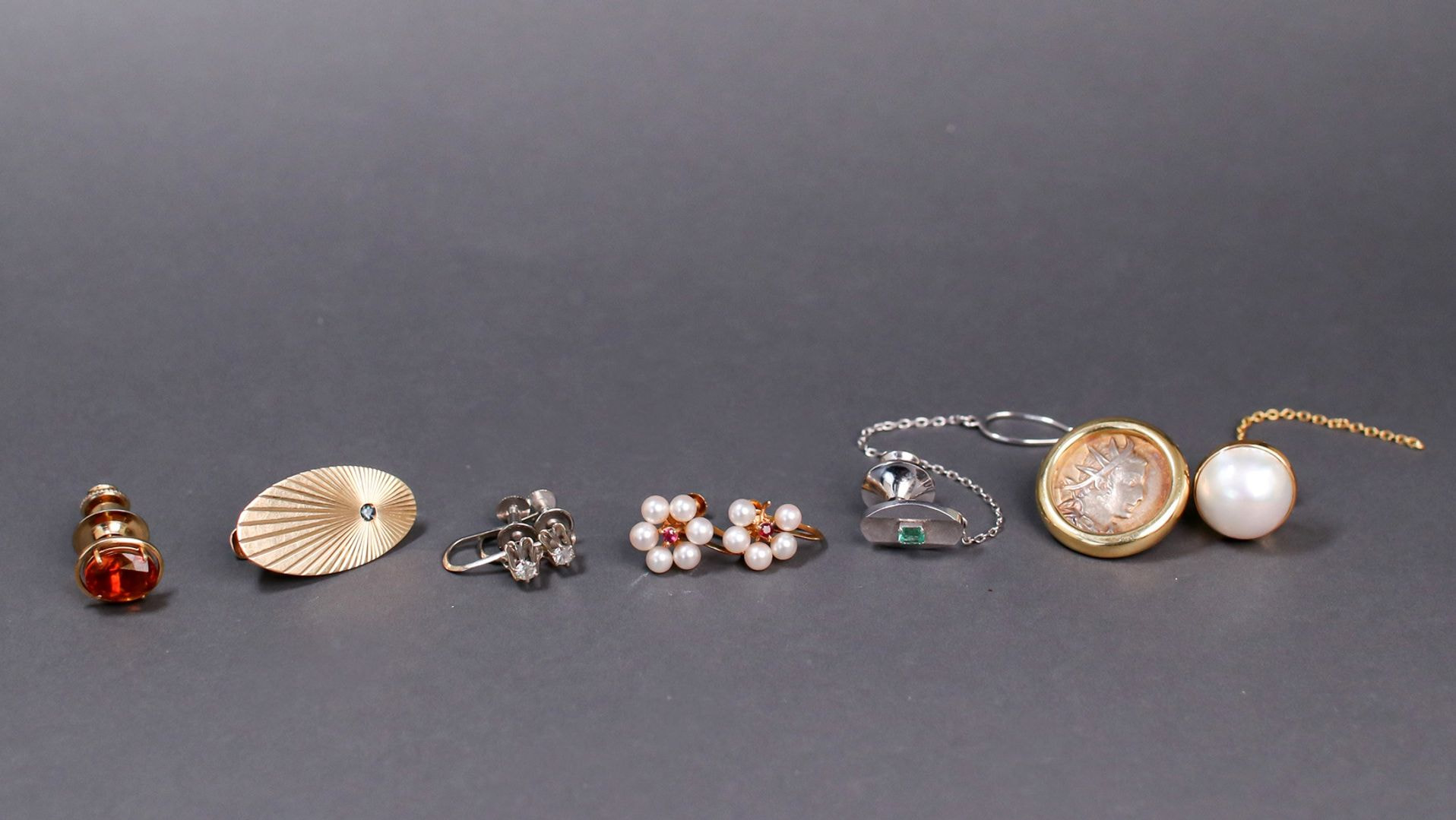 様々なお持ち込みのジュエリー