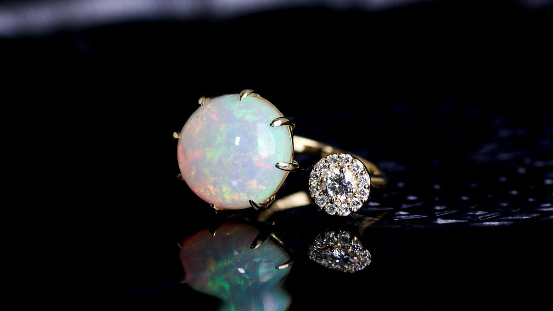 大粒エチオピアオパールとダイヤモンドを使ったオープンリング