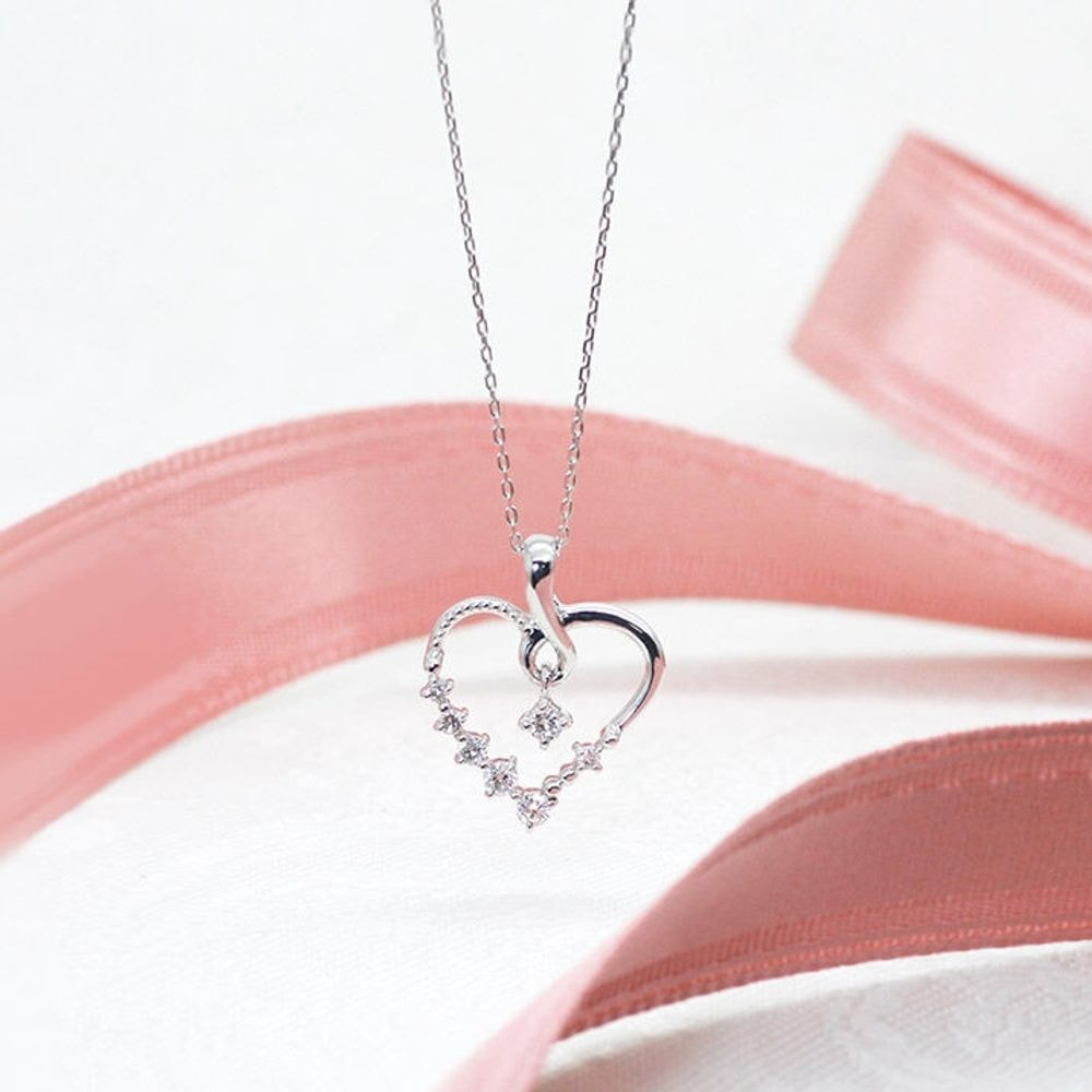 K18WG ダイヤモンドペンダントネックレス