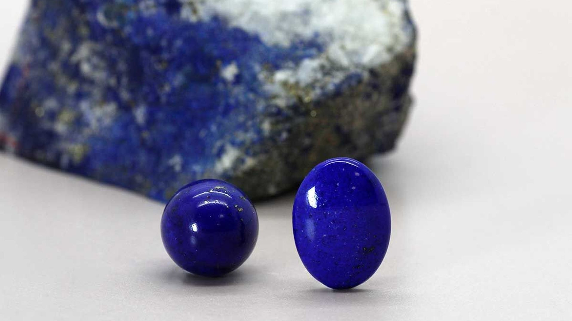 ラピスラズリLapis Lazuli — 永遠の叡智を宿す“聖なる青” ラピスラズリ