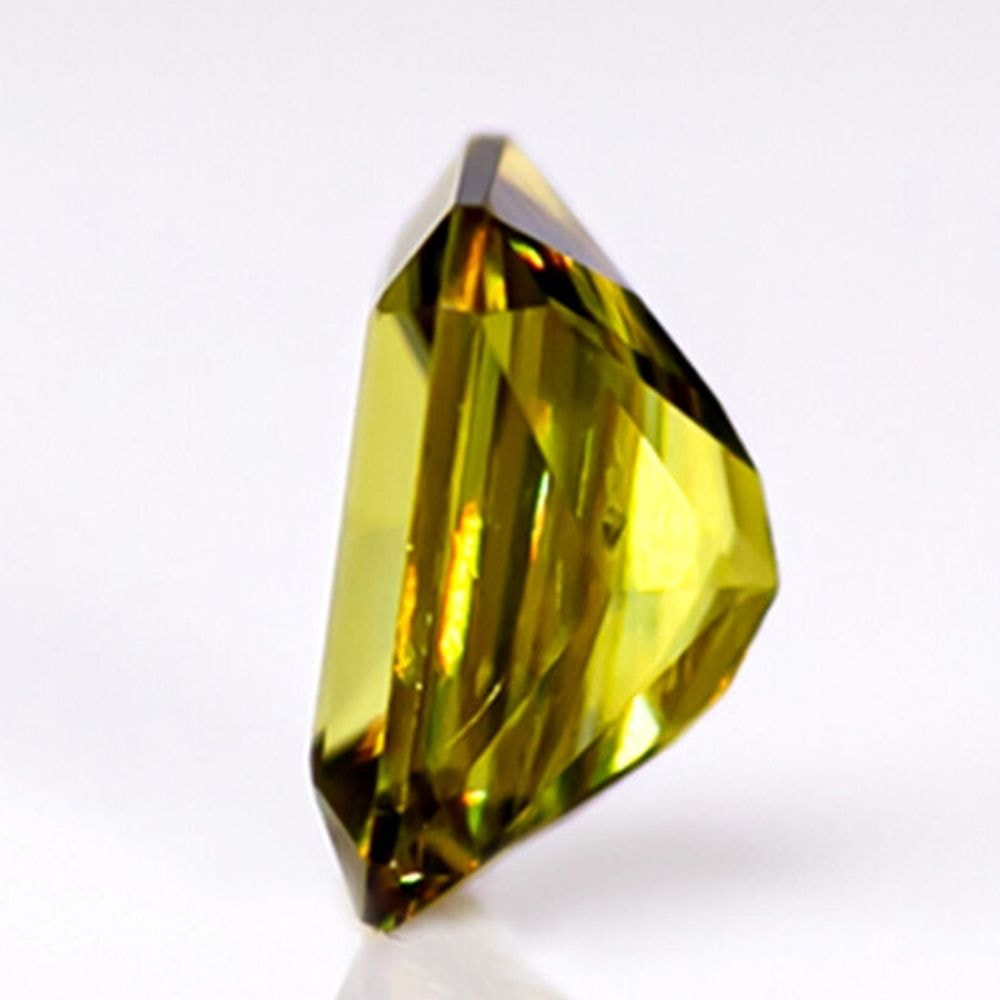 天然スフェーン 2.745ct 