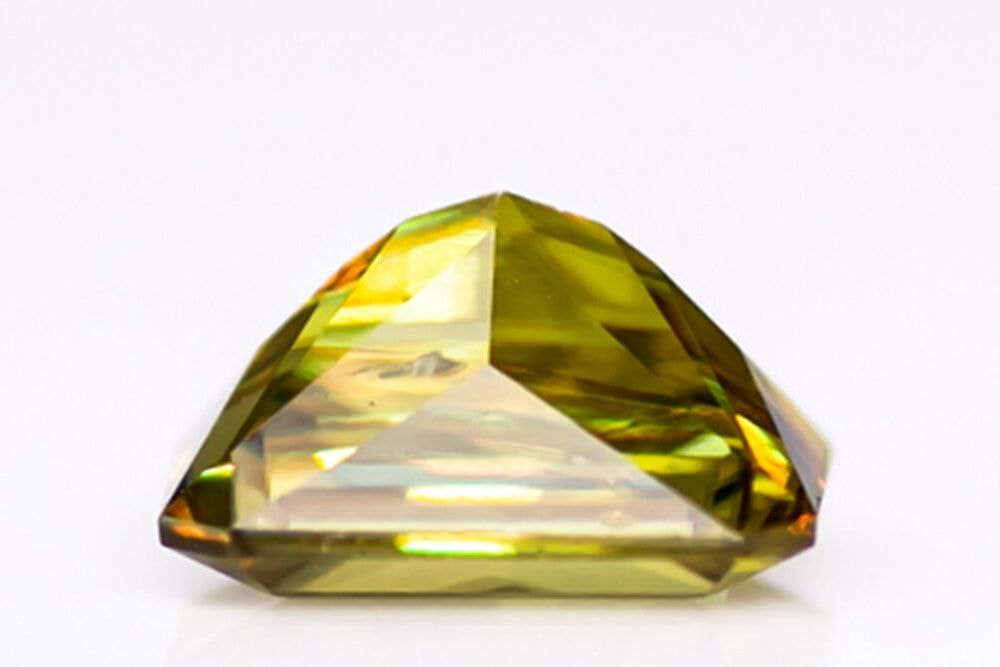 天然スフェーン 2.745ct 