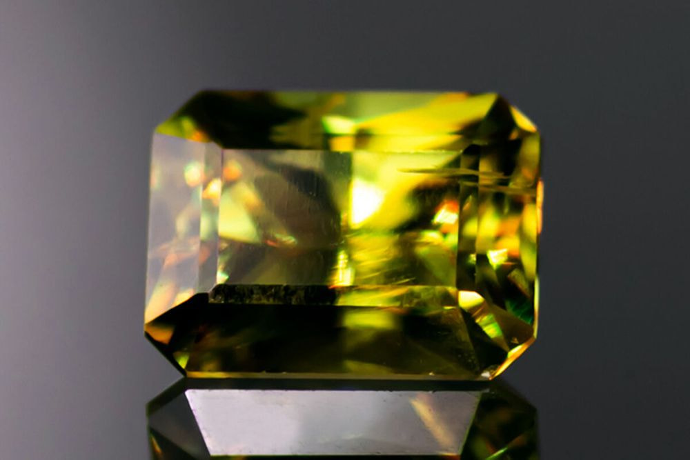 天然スフェーン 2.745ct 