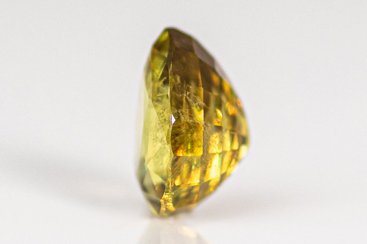 天然スフェーン 2.253ct