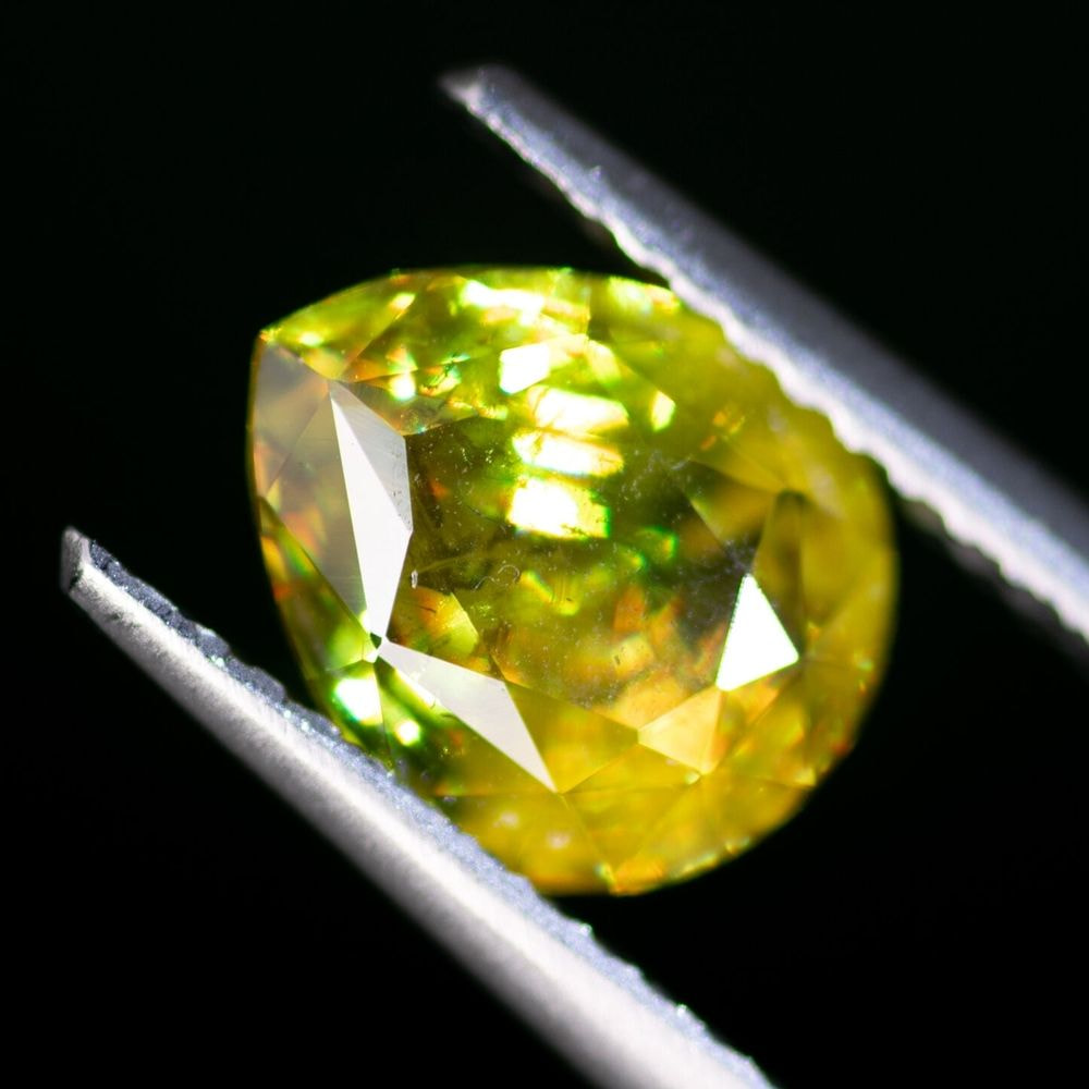 天然スフェーン 2.253ct 