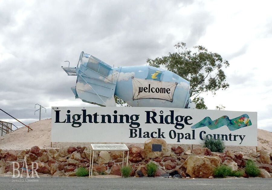 天然ブラックオパール オーストラリア産ライトニングリッジ 2.11ct 1000626