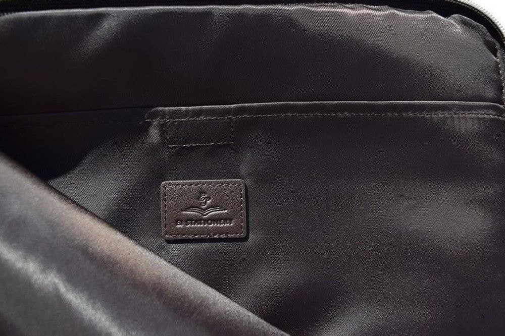 クラッチバック