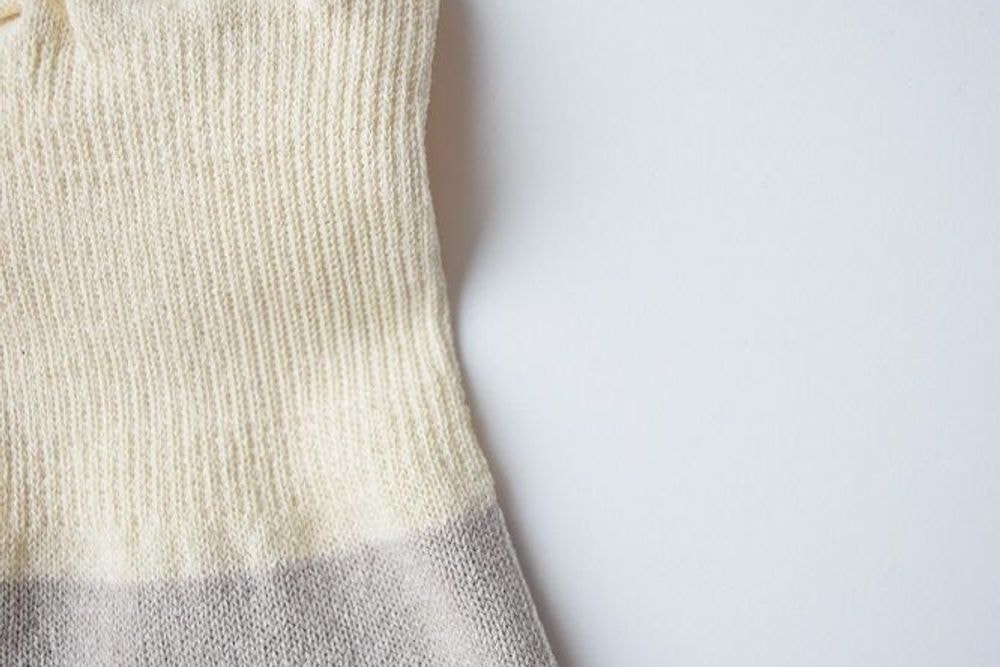 五本指短々靴下　ツートン　生成