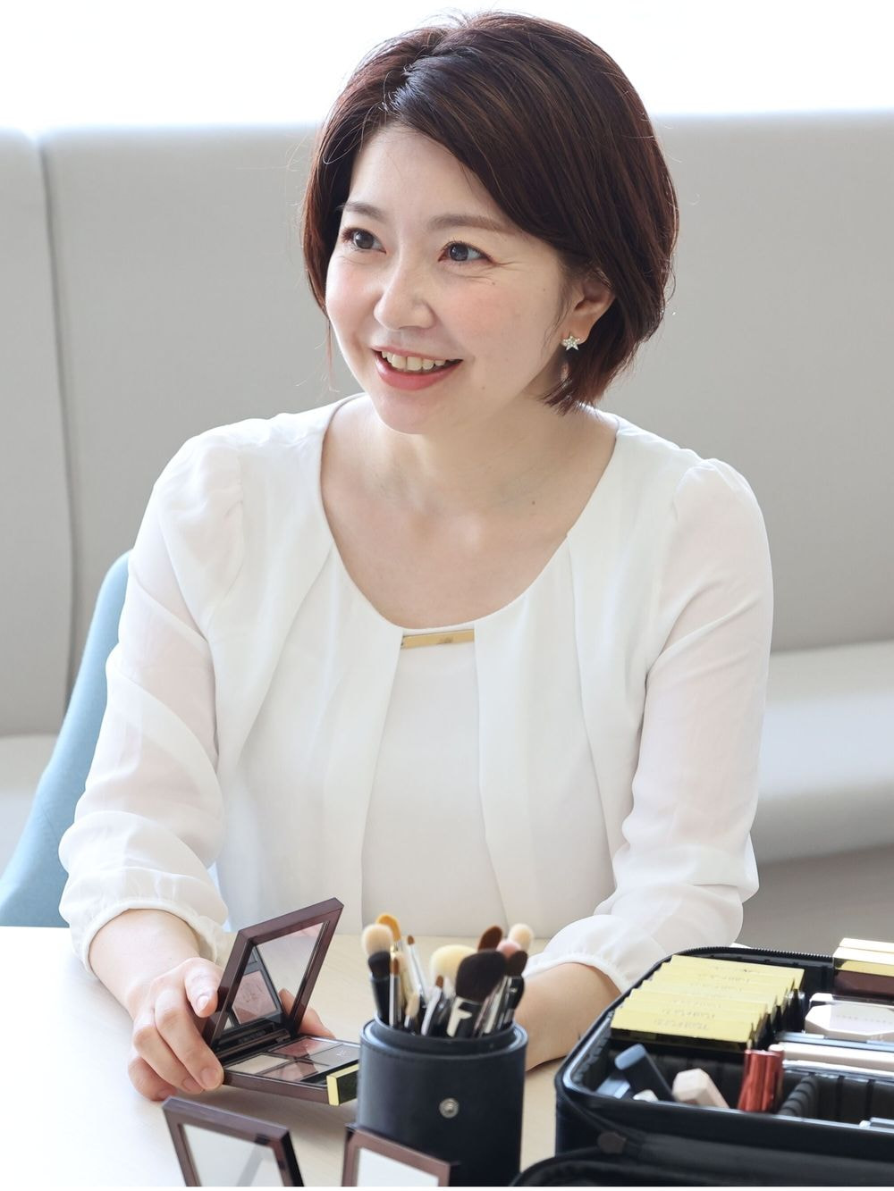 4ステップ パーツ集中 - ナチュラルフルメイクレッスン　40代向け（オンライン60分）かりのひなこ